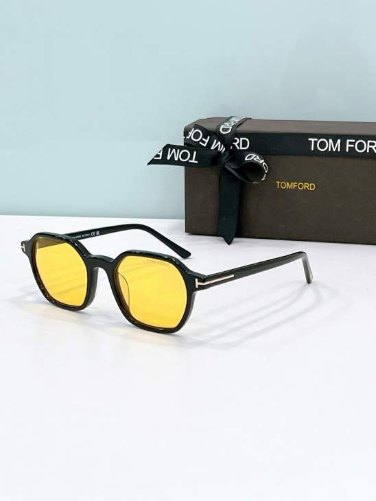 Picture of Tom Ford Sunglasses _SKUfw77619677fw